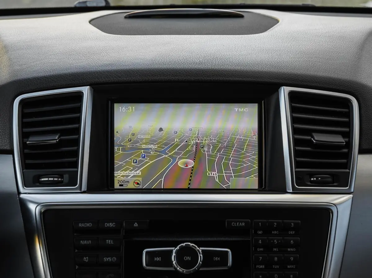 350 BlueTEC V6 | Panoramadak | LED | Luchtvering | Trekhaak | Camera | Stoelverwarming | Navigatie | Harman/Kardon | Dealeronderhouden