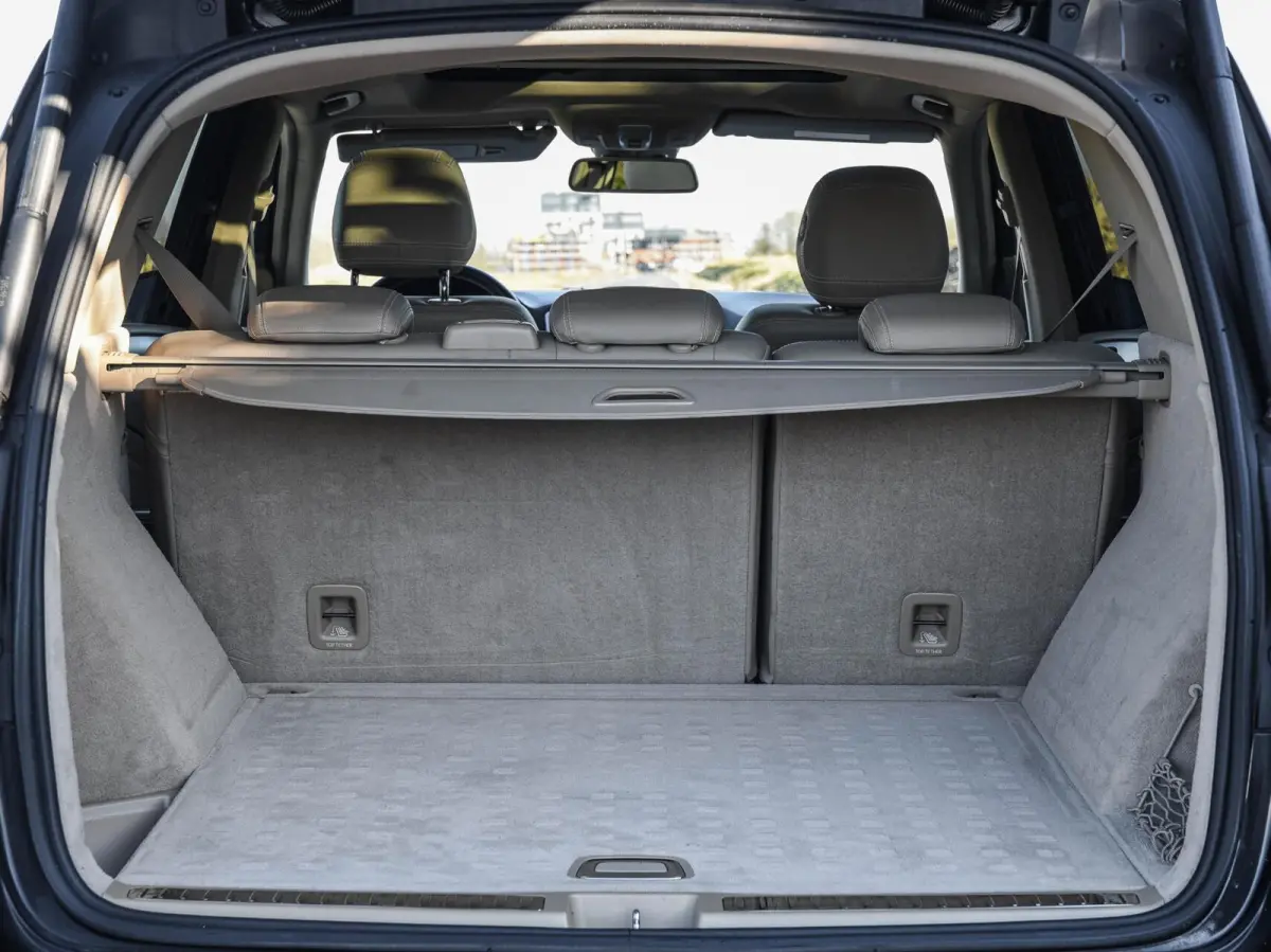 350 BlueTEC V6 | Panoramadak | LED | Luchtvering | Trekhaak | Camera | Stoelverwarming | Navigatie | Harman/Kardon | Dealeronderhouden