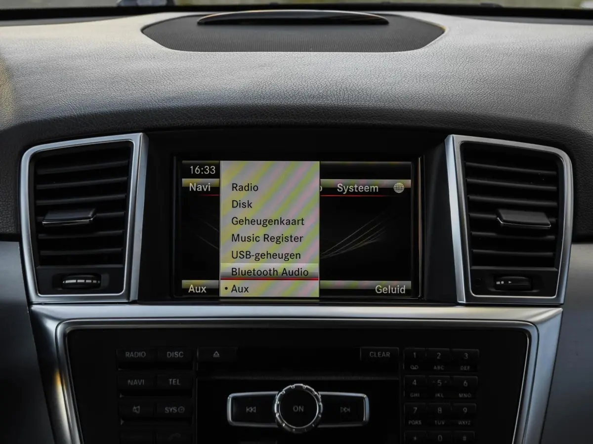 350 BlueTEC V6 | Panoramadak | LED | Luchtvering | Trekhaak | Camera | Stoelverwarming | Navigatie | Harman/Kardon | Dealeronderhouden