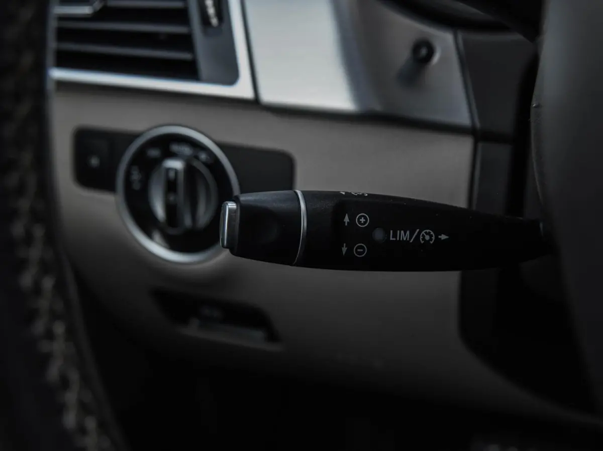 350 BlueTEC V6 | Panoramadak | LED | Luchtvering | Trekhaak | Camera | Stoelverwarming | Navigatie | Harman/Kardon | Dealeronderhouden