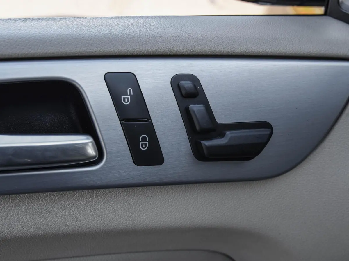 350 BlueTEC V6 | Panoramadak | LED | Luchtvering | Trekhaak | Camera | Stoelverwarming | Navigatie | Harman/Kardon | Dealeronderhouden