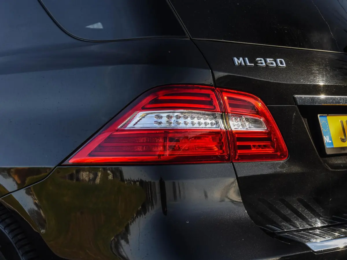 350 BlueTEC V6 | Panoramadak | LED | Luchtvering | Trekhaak | Camera | Stoelverwarming | Navigatie | Harman/Kardon | Dealeronderhouden