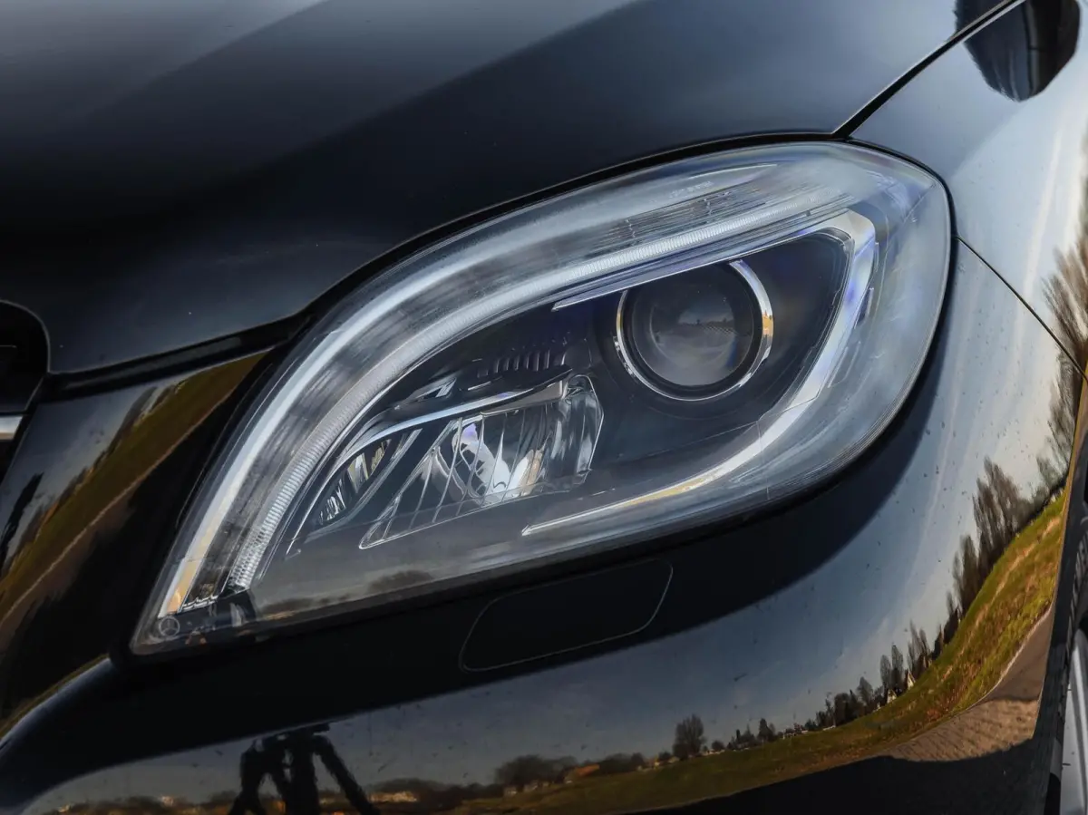350 BlueTEC V6 | Panoramadak | LED | Luchtvering | Trekhaak | Camera | Stoelverwarming | Navigatie | Harman/Kardon | Dealeronderhouden