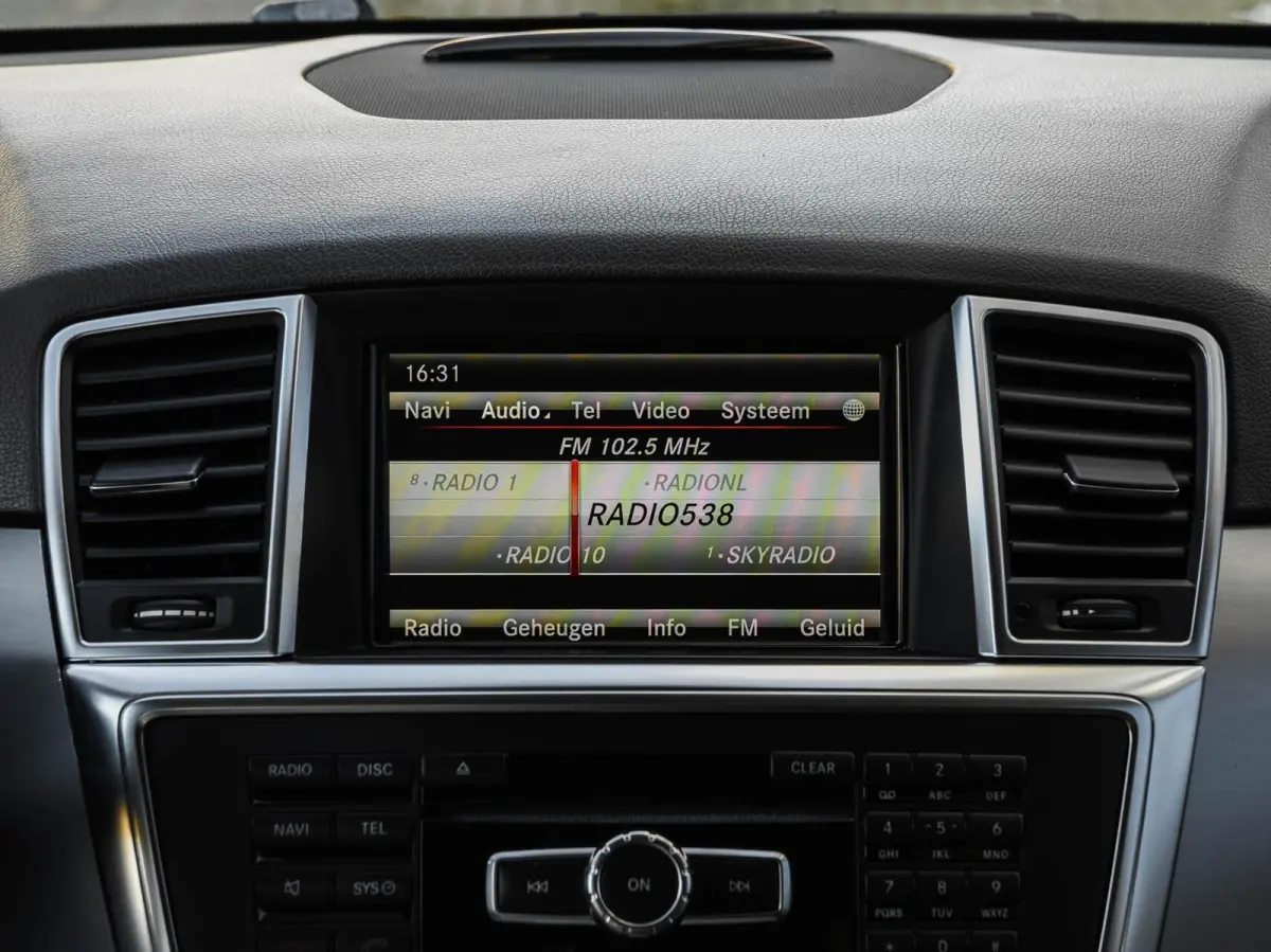 350 BlueTEC V6 | Panoramadak | LED | Luchtvering | Trekhaak | Camera | Stoelverwarming | Navigatie | Harman/Kardon | Dealeronderhouden