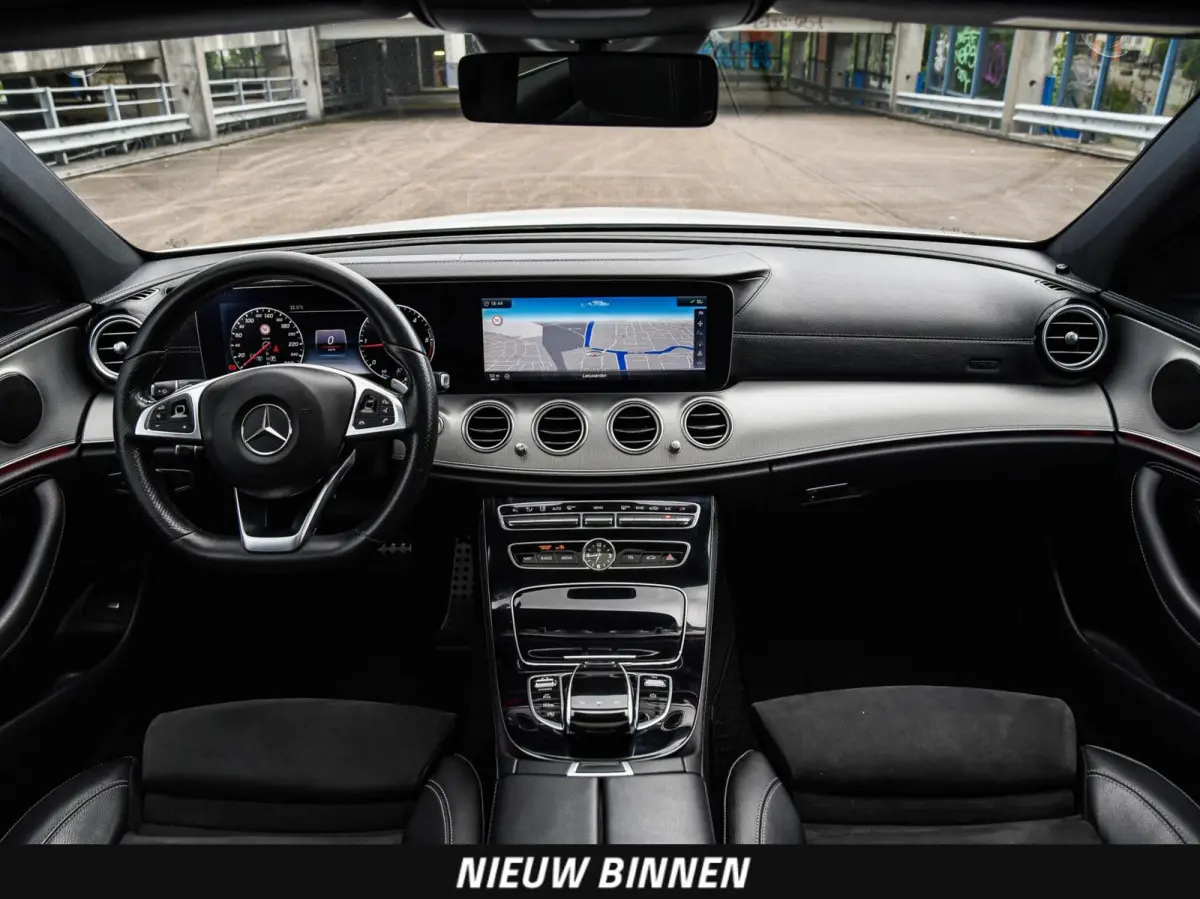 220 d AMG Line Night Edition Panoramadak Widescreen Sfeerverlichting Apple CarPlay Android Auto Camera Stoelverwarming LED