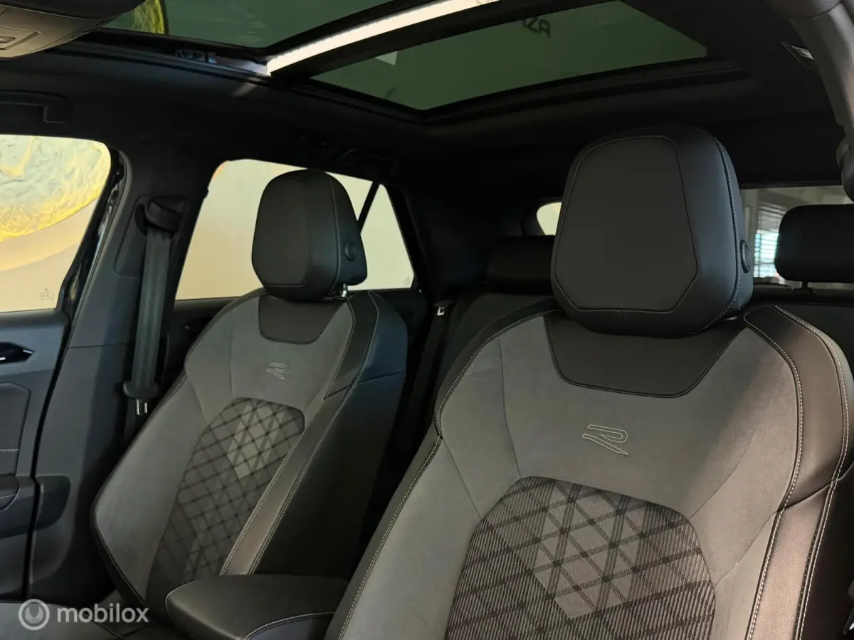 1.5 TSI 3x R-Line Panorama/Keyless/Black Style/Camera