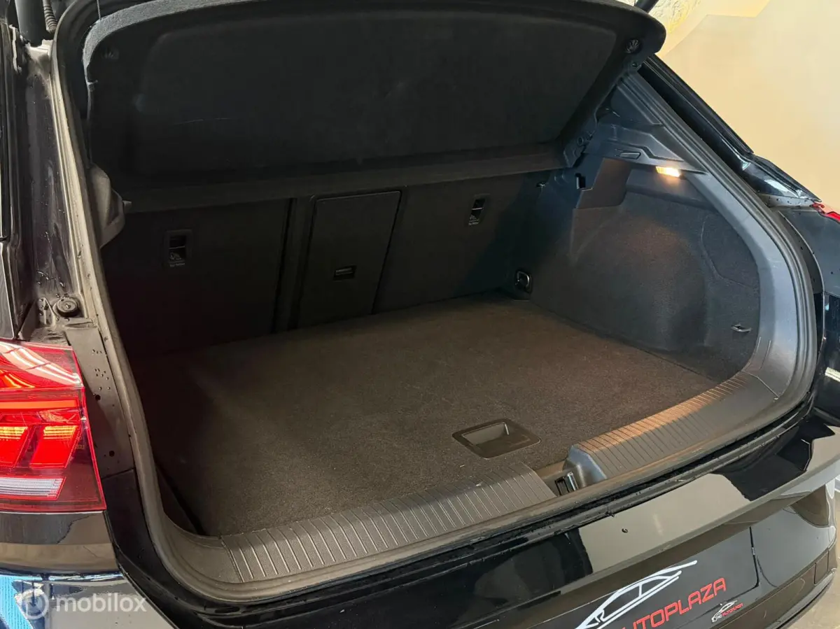 1.5 TSI 3x R-Line Panorama/Keyless/Black Style/Camera