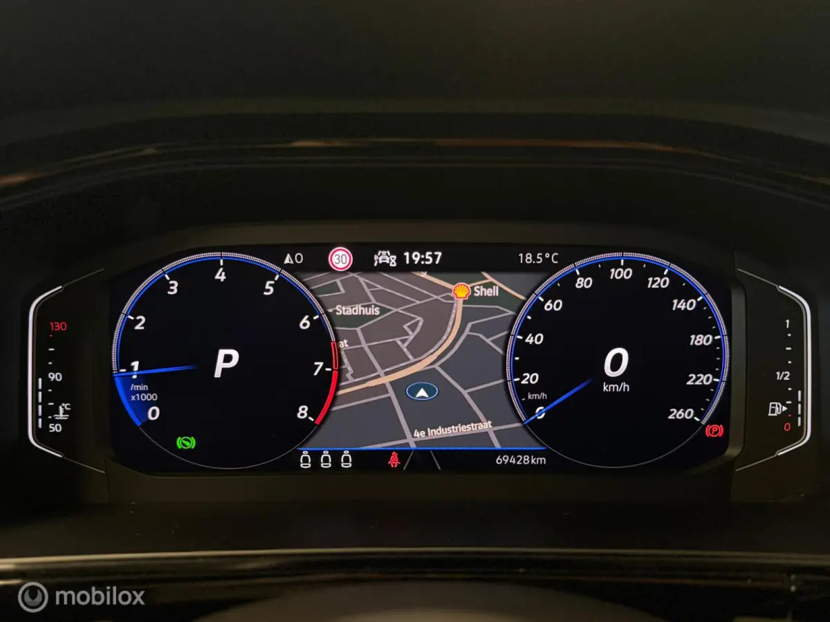 1.5 TSI 3x R-Line Panorama/Keyless/Black Style/Camera