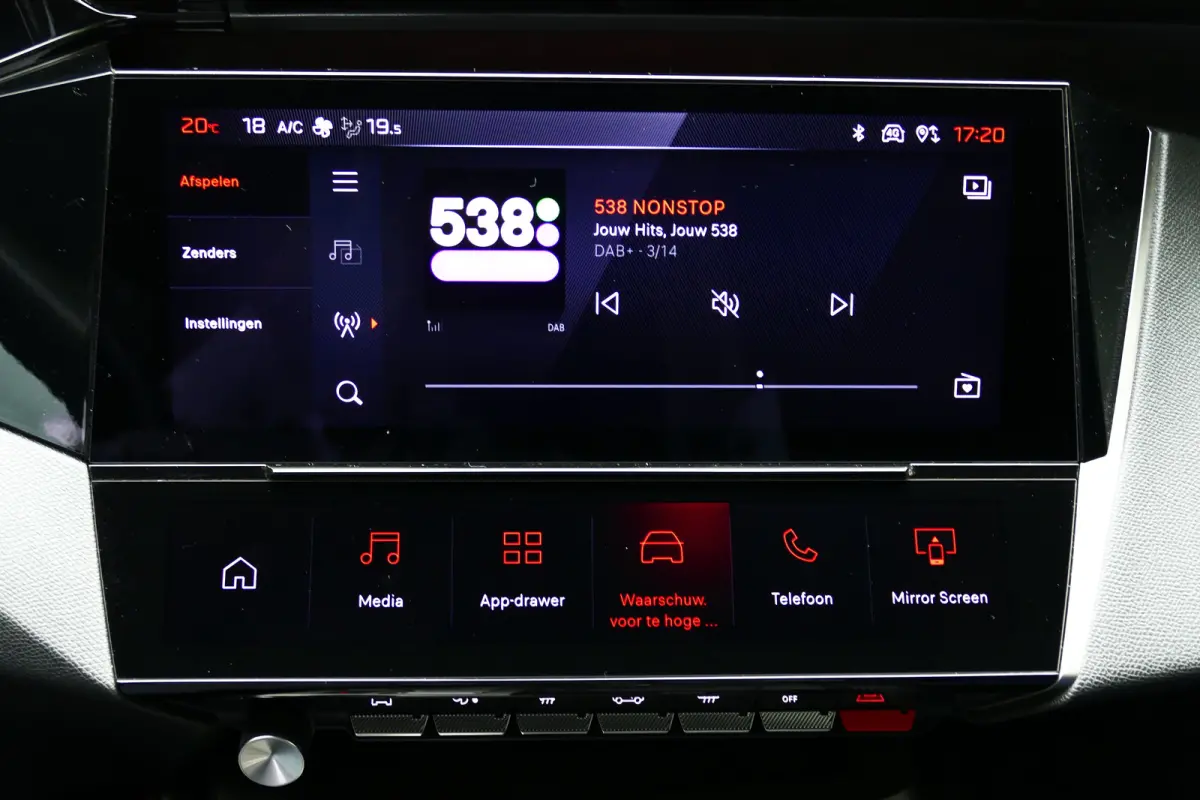 1.2 HYBRID 145PK GT AUTOMAAT / CAMERA V+A / KEYLESS / FULL-LED / 18"LMV / ELEKTR. ACHTERKLEP / NAVI / CLIMA / PDC / DAB / BLUETOOTH / ADAPT. CRUISECONTROL / 1E EIGENAAR / SCHITTERENDE STAAT 
