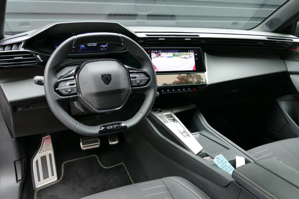 1.2 HYBRID 145PK GT AUTOMAAT / CAMERA V+A / KEYLESS / FULL-LED / 18"LMV / ELEKTR. ACHTERKLEP / NAVI / CLIMA / PDC / DAB / BLUETOOTH / ADAPT. CRUISECONTROL / 1E EIGENAAR / SCHITTERENDE STAAT 
