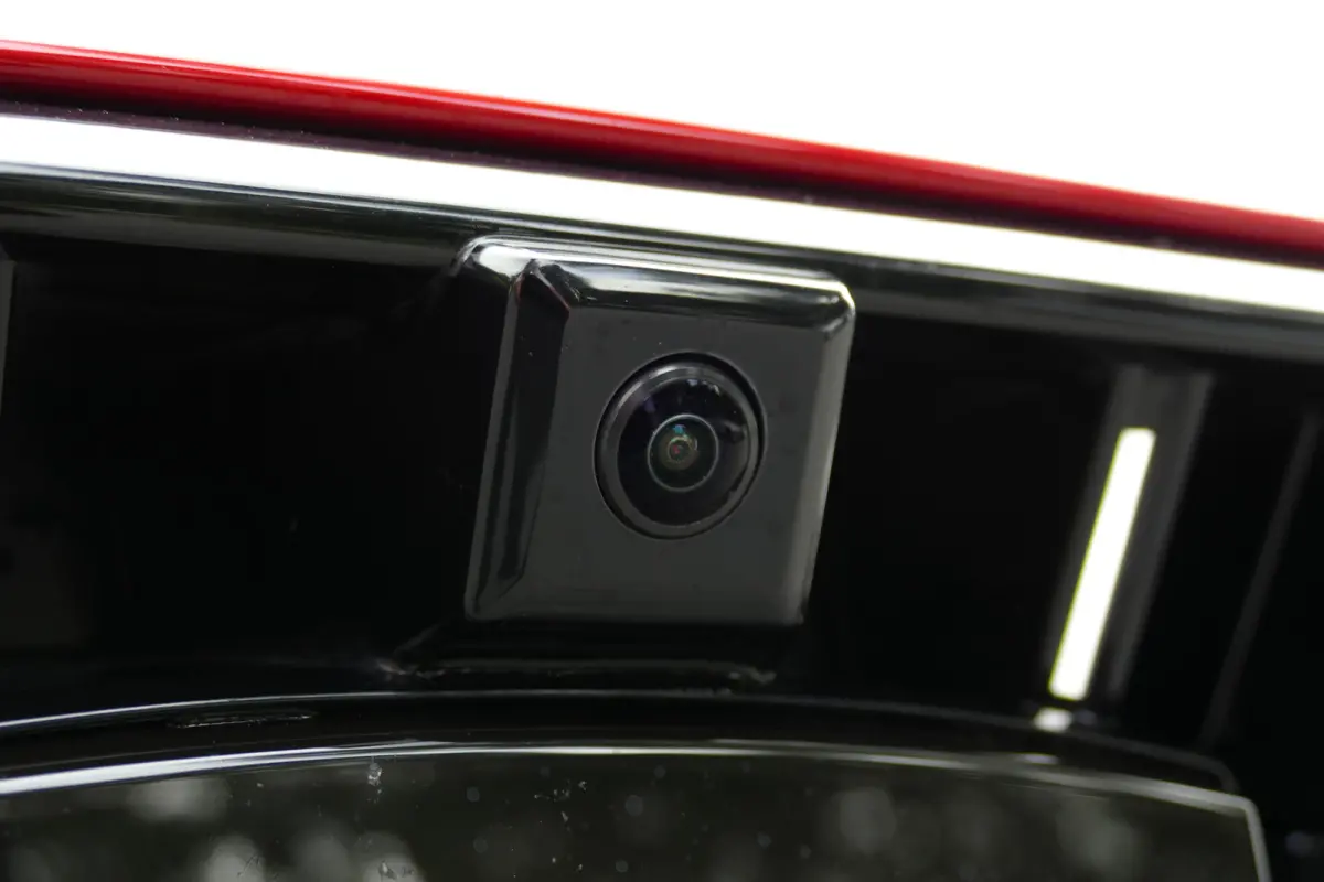 1.2 HYBRID 145PK GT AUTOMAAT / CAMERA V+A / KEYLESS / FULL-LED / 18"LMV / ELEKTR. ACHTERKLEP / NAVI / CLIMA / PDC / DAB / BLUETOOTH / ADAPT. CRUISECONTROL / 1E EIGENAAR / SCHITTERENDE STAAT 