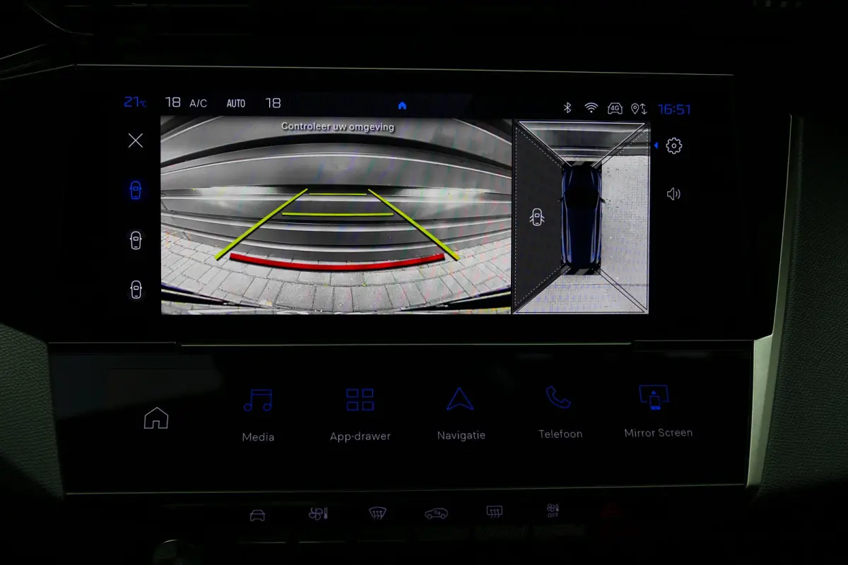 1.6 PLUG-IN HYBRID 195PK GT AUTOMAAT / CAMERA V+A / MASSAGESTOEL / KEYLESS / FULL-LED / 18"LMV / ELEKTR. ACHTERKLEP / 8 JAAR GARANTIE / WINTERPAKKET / ALCANTARA / NIEUW MODEL / NAVI / CLIMA 