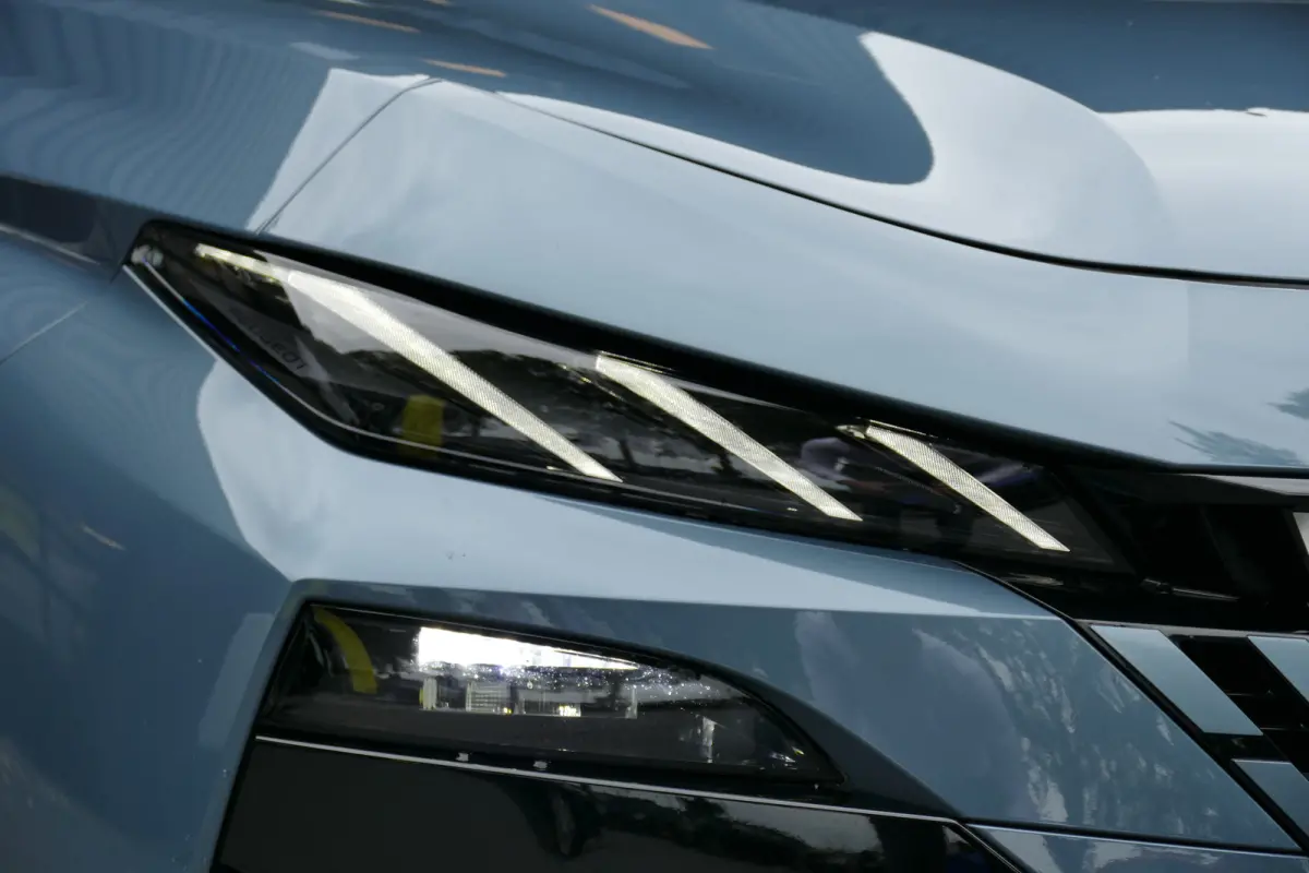 1.6 PLUG-IN HYBRID 195PK GT AUTOMAAT / CAMERA V+A / MASSAGESTOEL / KEYLESS / FULL-LED / 18"LMV / ELEKTR. ACHTERKLEP / 8 JAAR GARANTIE / WINTERPAKKET / ALCANTARA / NIEUW MODEL / NAVI / CLIMA 
