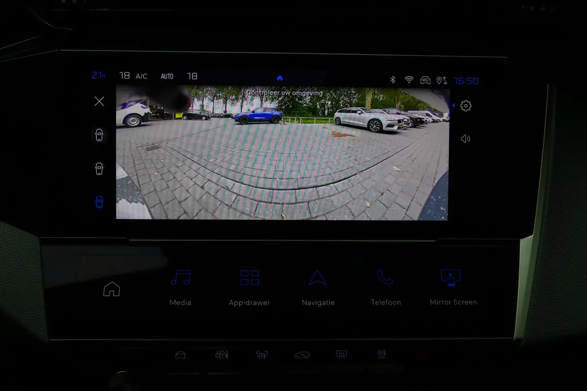 1.6 PLUG-IN HYBRID 195PK GT AUTOMAAT / CAMERA V+A / MASSAGESTOEL / KEYLESS / FULL-LED / 18"LMV / ELEKTR. ACHTERKLEP / 8 JAAR GARANTIE / WINTERPAKKET / ALCANTARA / NIEUW MODEL / NAVI / CLIMA 