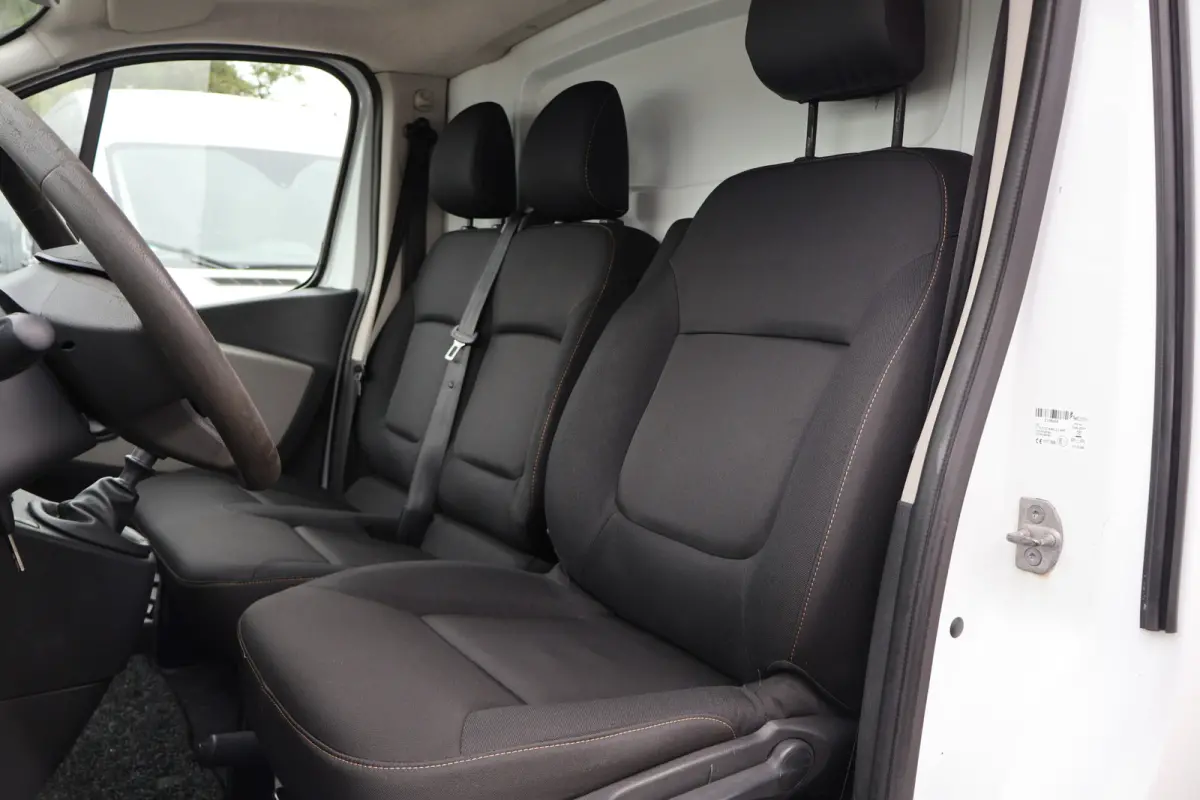 1.6 dCi Airco Inrichting Imperiaal Sidebars