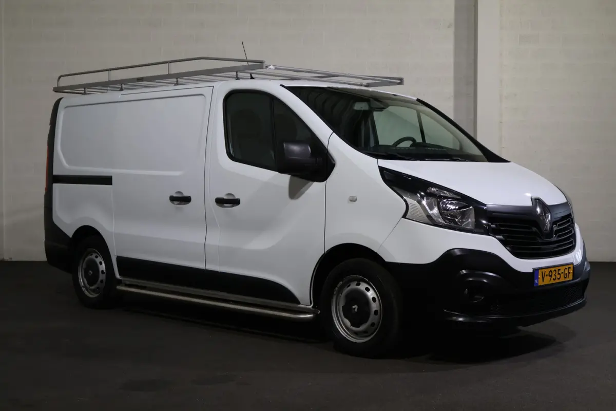 1.6 dCi Airco Inrichting Imperiaal Sidebars