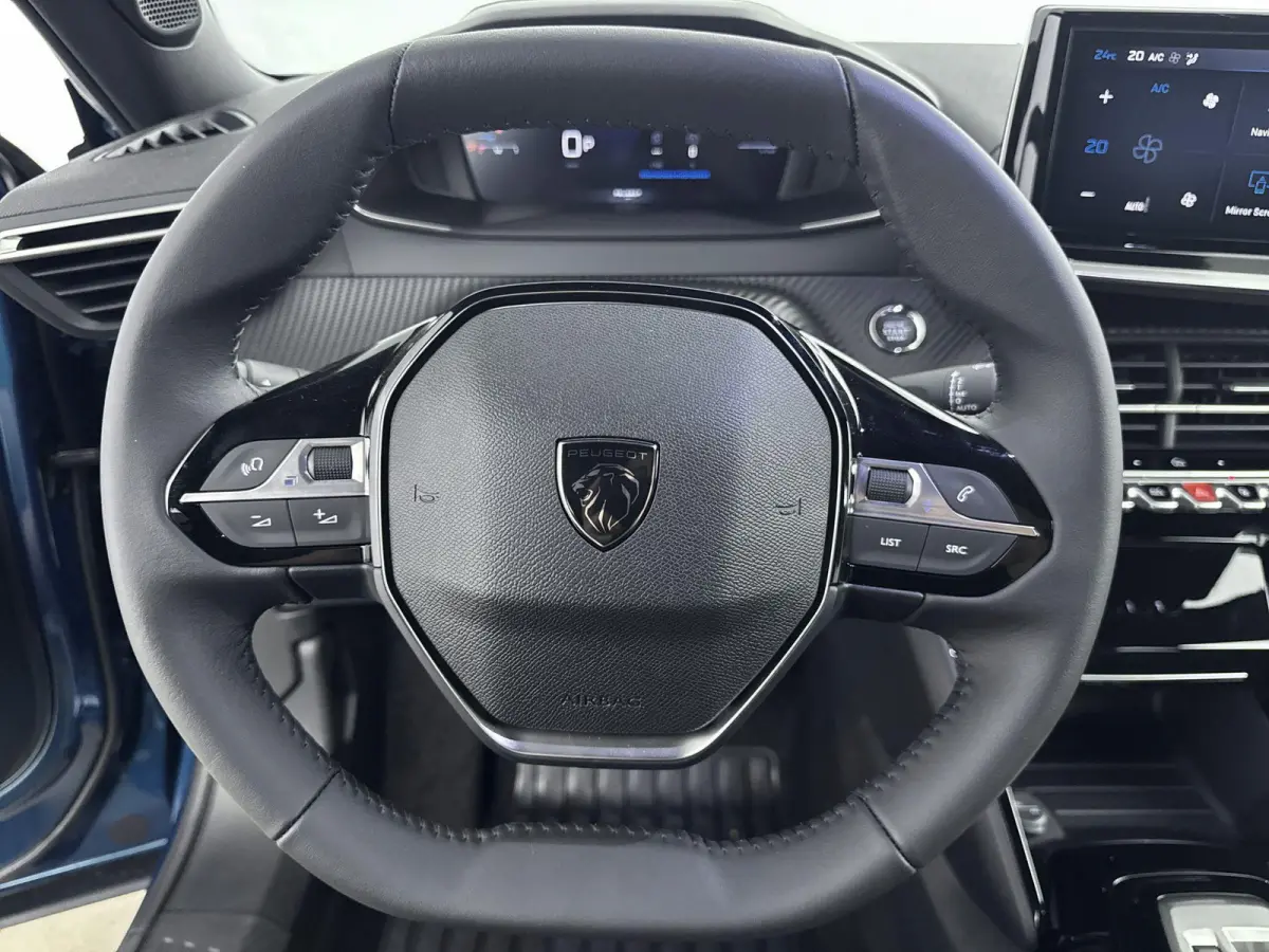 1.2 Hybrid 145 Allure | Voorraad deal | Dodehoekdetectie | Navigatie | Camera | Keyless entry |