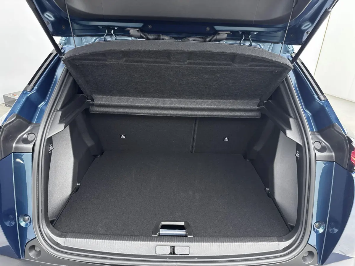 1.2 Hybrid 145 Allure | Voorraad deal | Dodehoekdetectie | Navigatie | Camera | Keyless entry |