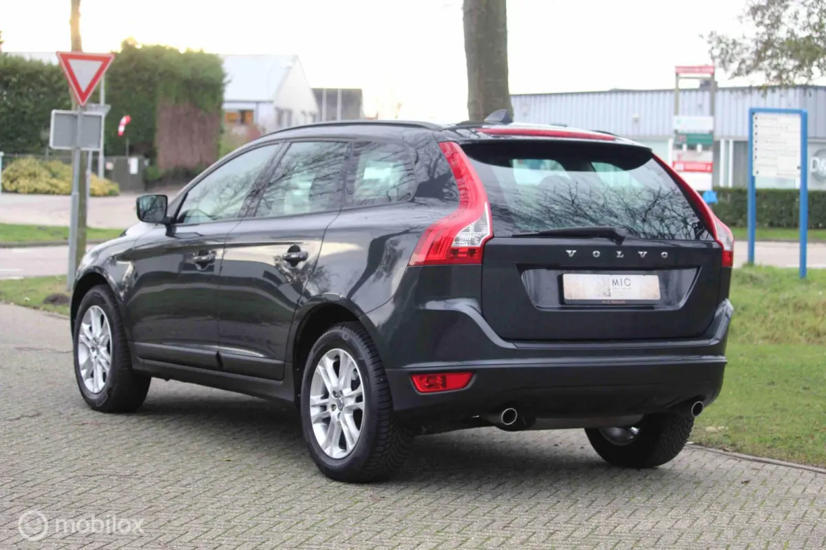 3.0 T6 Momentum | Zwitserse btw auto | Inr. mog.