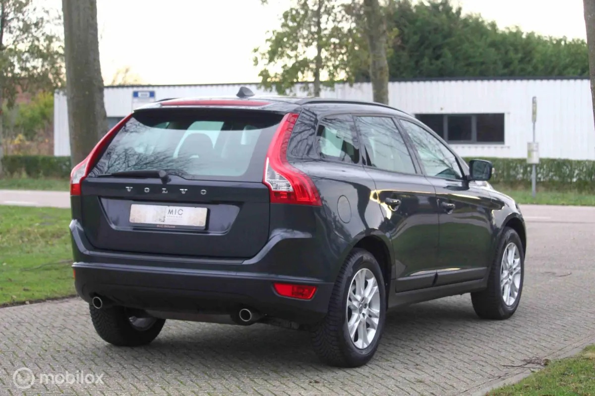 3.0 T6 Momentum | Zwitserse btw auto | Inr. mog.