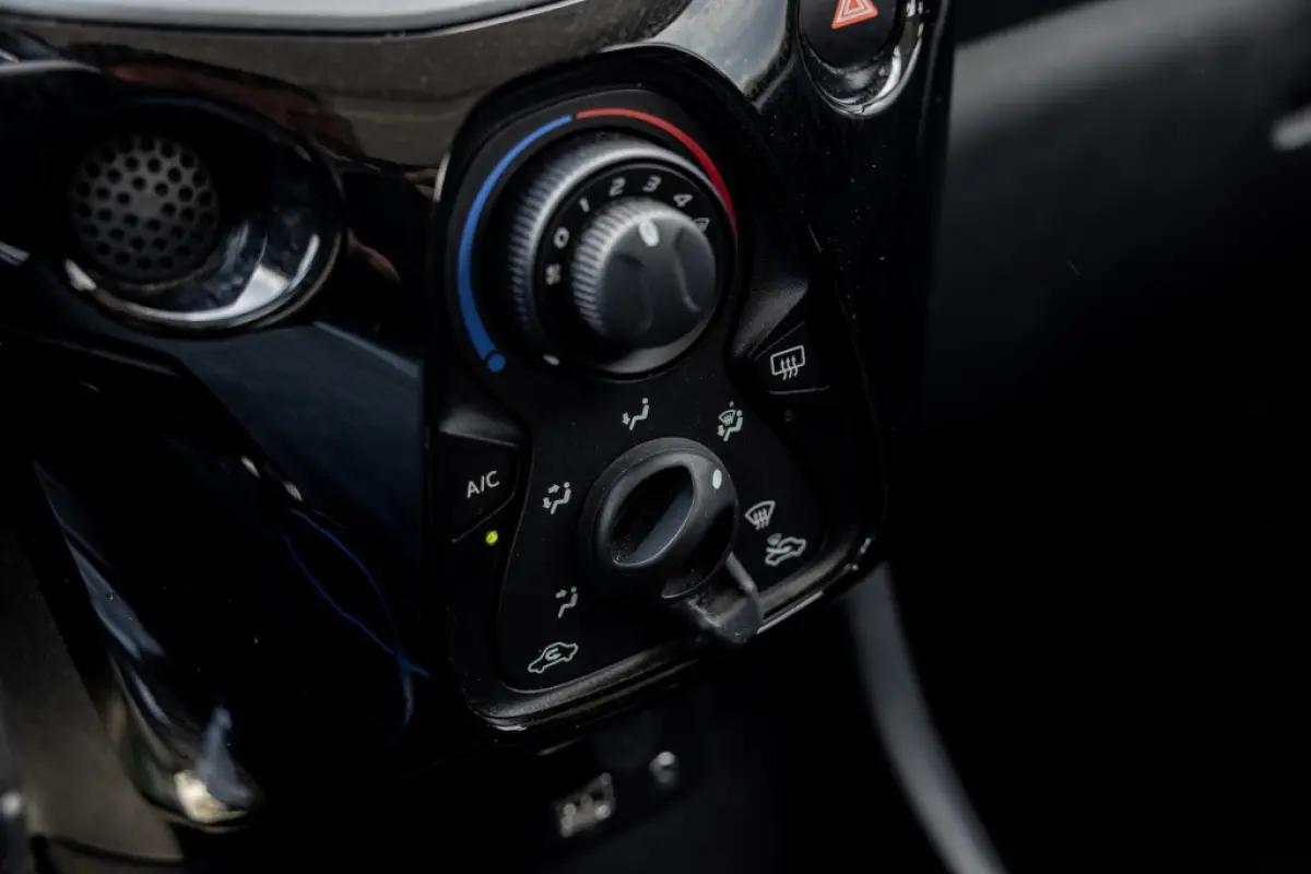 1.0 VTi Feel | LED | Airco | Buitensp Verw