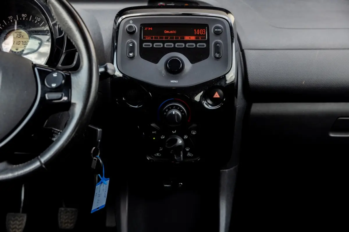 1.0 VTi Feel | LED | Airco | Buitensp Verw