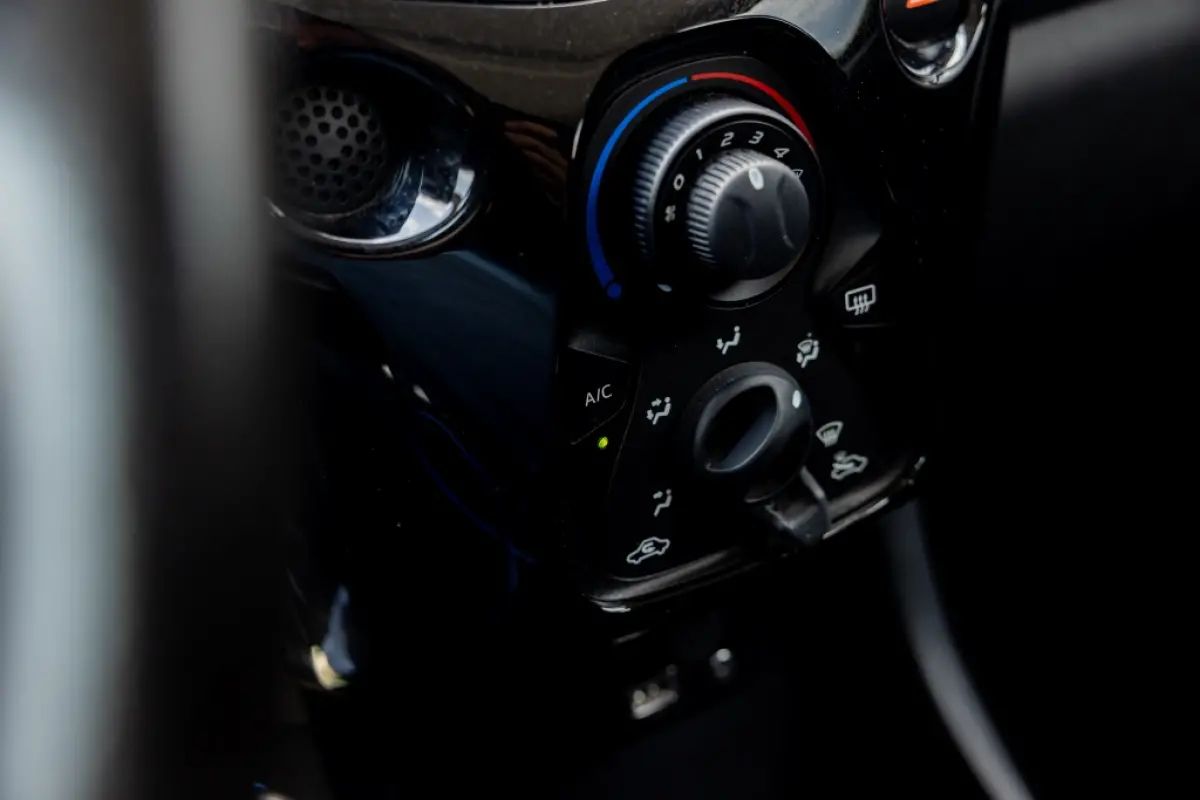 1.0 VTi Feel | LED | Airco | Buitensp Verw