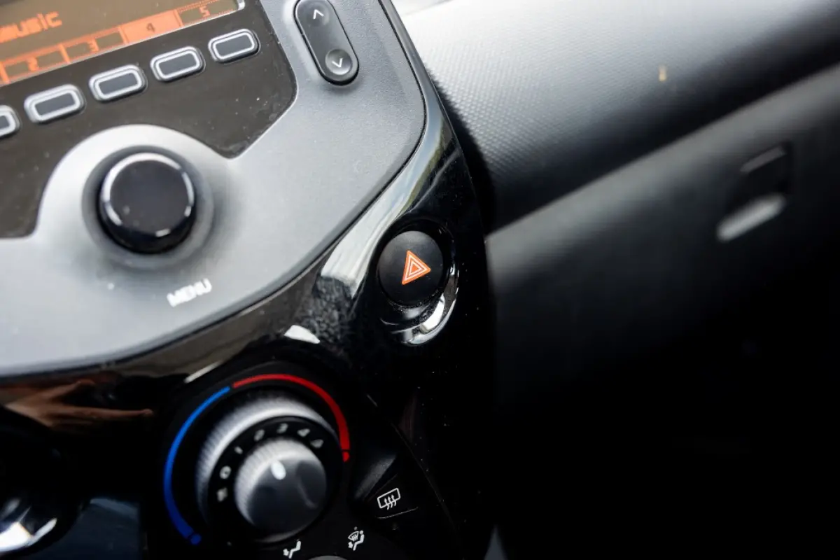 1.0 VTi Feel | LED | Airco | Buitensp Verw