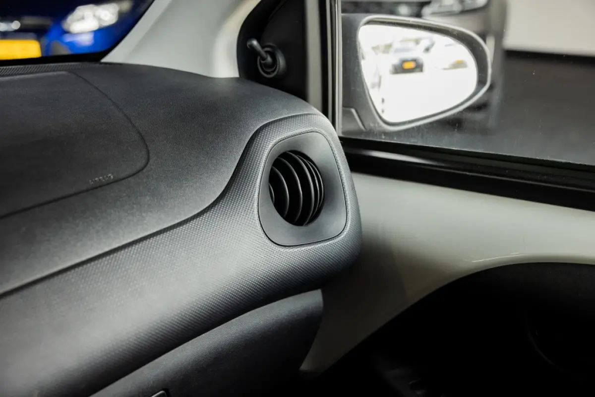 1.0 VTi Feel | LED | Airco | Buitensp Verw