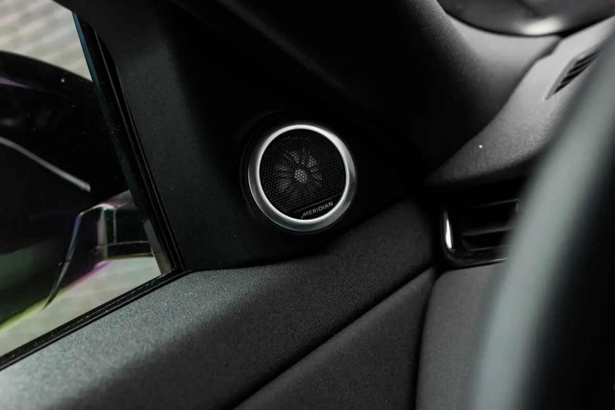 1.5 P300e AWD R-Dynamic HSE