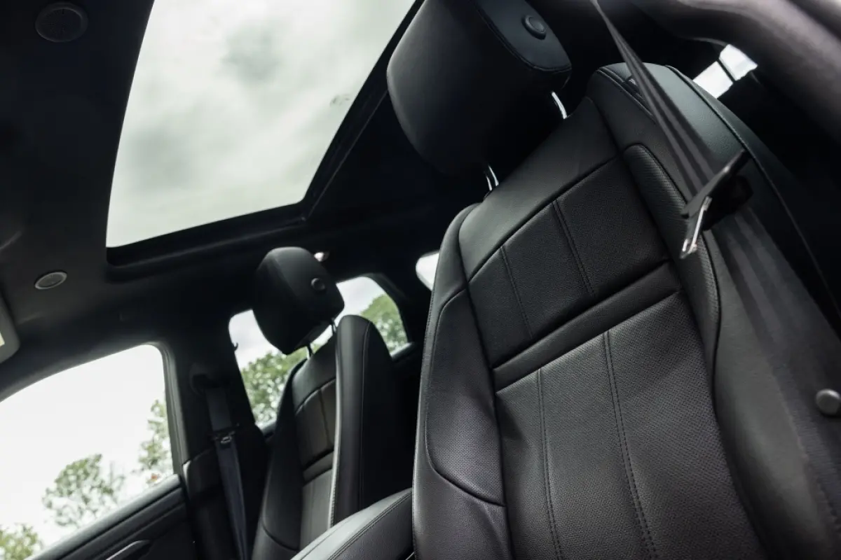 1.5 P300e AWD R-Dynamic HSE