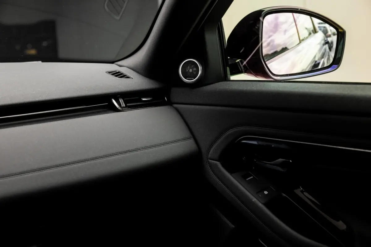 1.5 P300e AWD R-Dynamic HSE