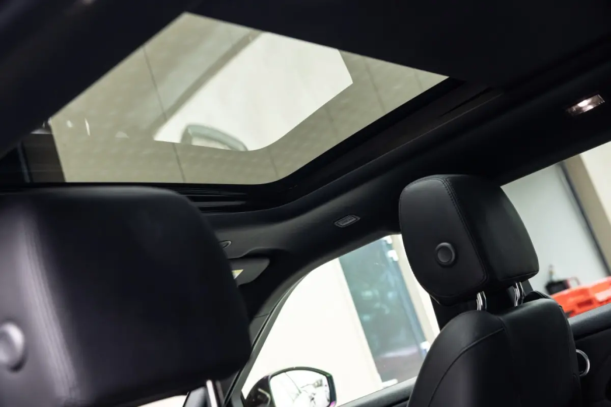 1.5 P300e AWD R-Dynamic HSE