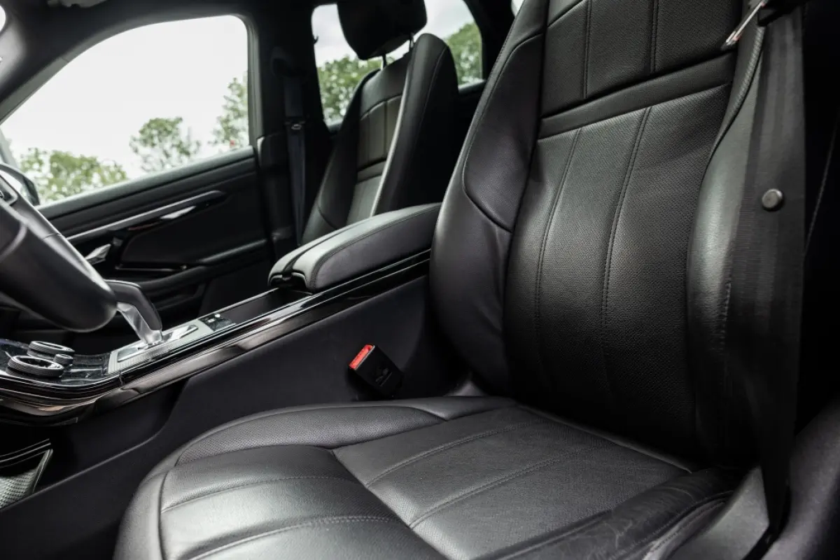 1.5 P300e AWD R-Dynamic HSE