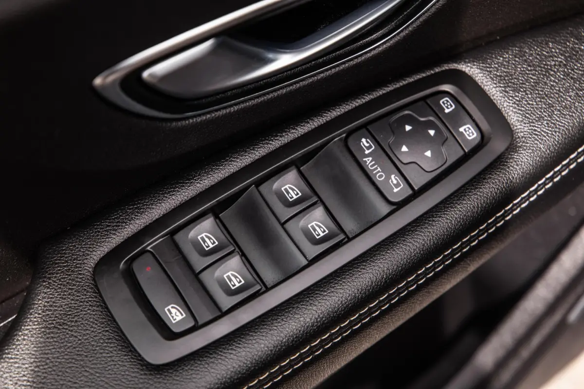 1.3 TCe Intens CARPLAY / CRUISE CONTROLE / LED / CLIMATE CONTROLE