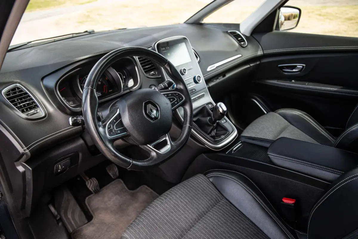 1.3 TCe Intens CARPLAY / CRUISE CONTROLE / LED / CLIMATE CONTROLE