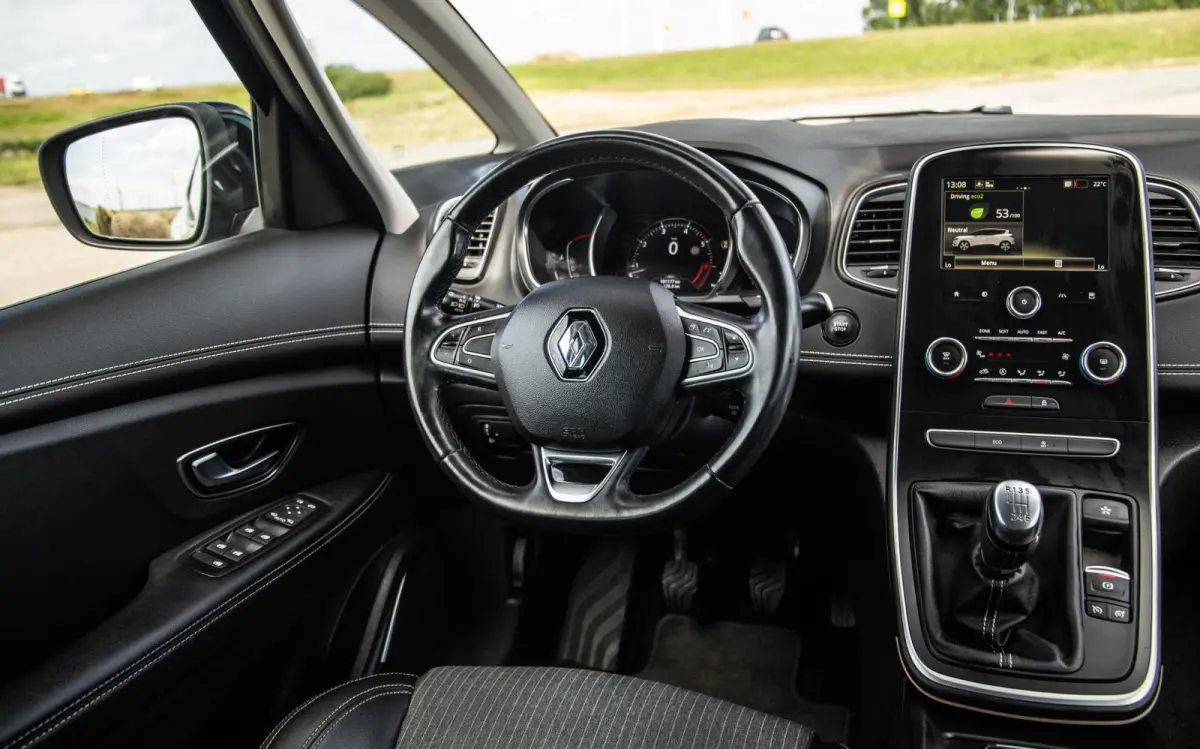 1.3 TCe Intens CARPLAY / CRUISE CONTROLE / LED / CLIMATE CONTROLE
