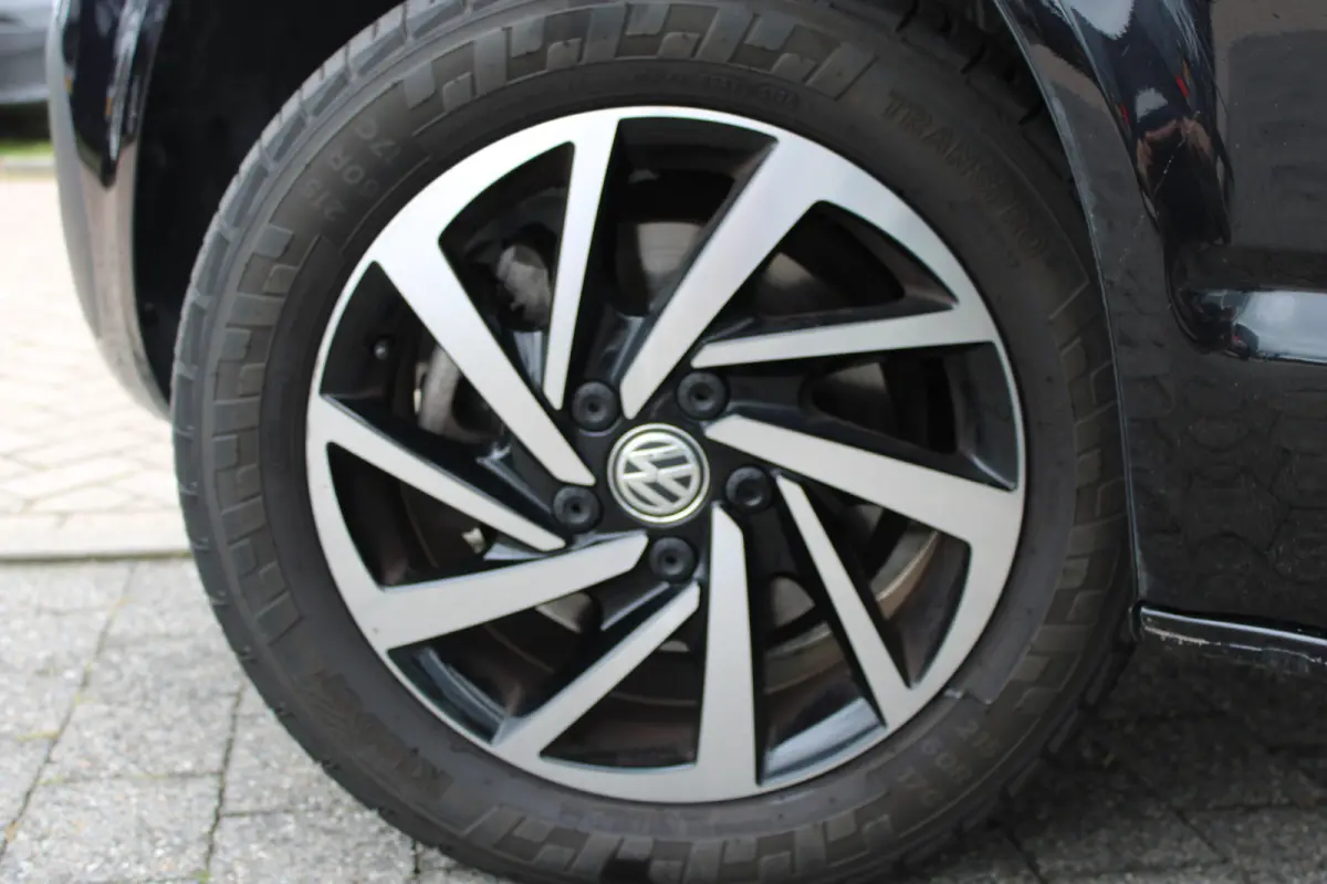 L2 Highline 2.0TDI 150PK DSG Automaat Airco | Camera | LM Velgen | Navi | Cruise control | Full LED | Virtual cokpit | Betimmering