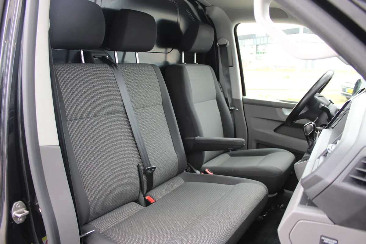 L2 Highline 2.0TDI 150PK DSG Automaat Airco | Camera | LM Velgen | Navi | Cruise control | Full LED | Virtual cokpit | Betimmering