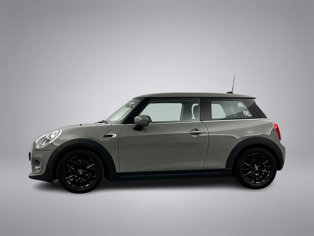 1.5 Essential Facelift Digital Cockpit/Carplay/Navi/Keyless entry/Park.sens