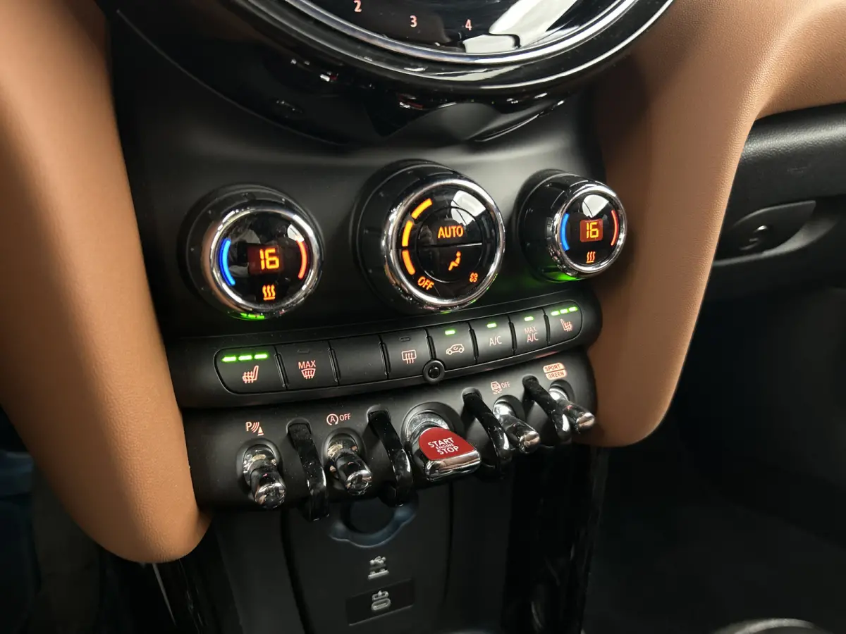 1.5 Premium plus Leder/Head-up Display/Camera/Carplay