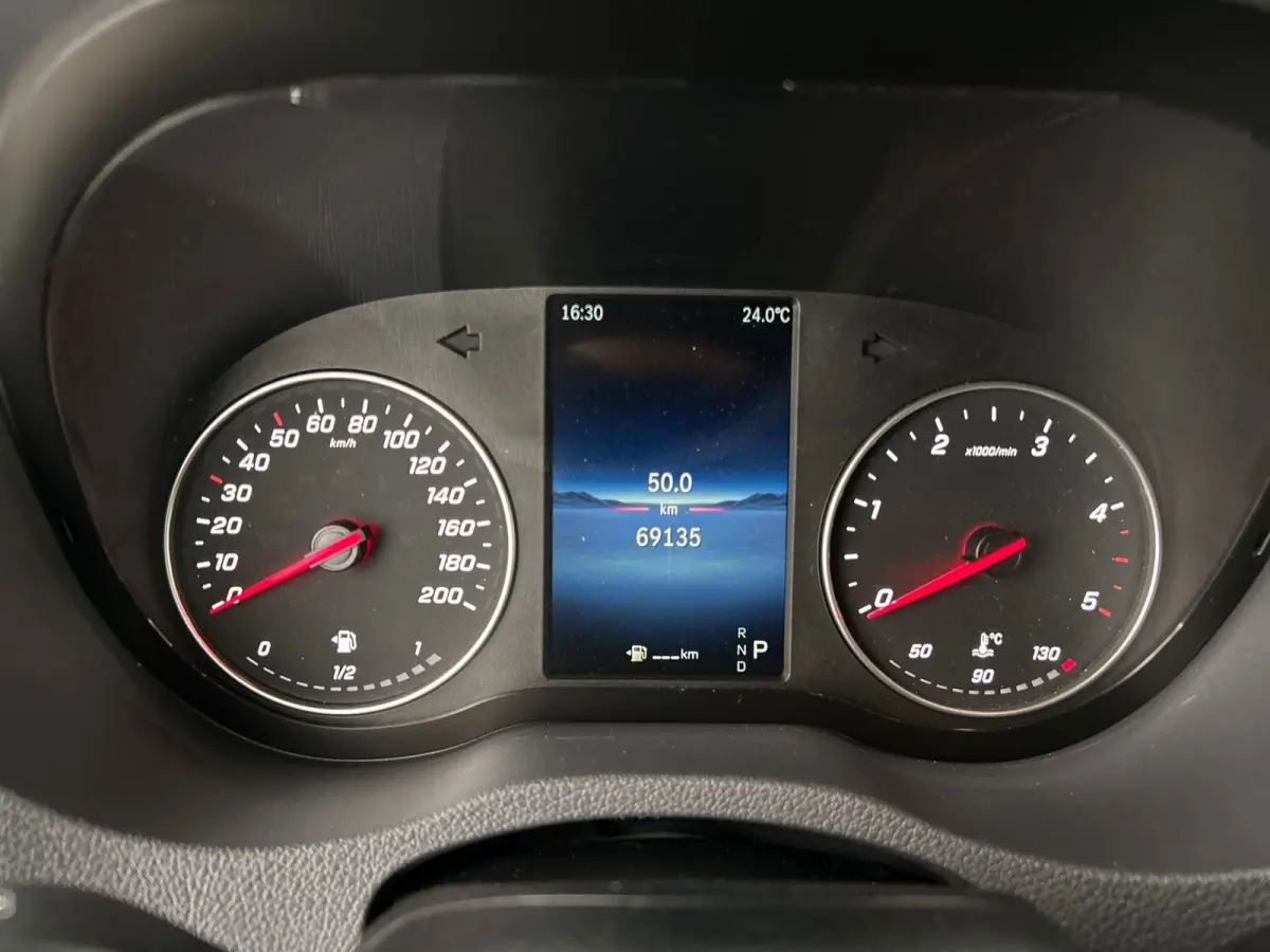 317 1.9 CDI L2H2 RWD AUT | NW model | LED | NAV |