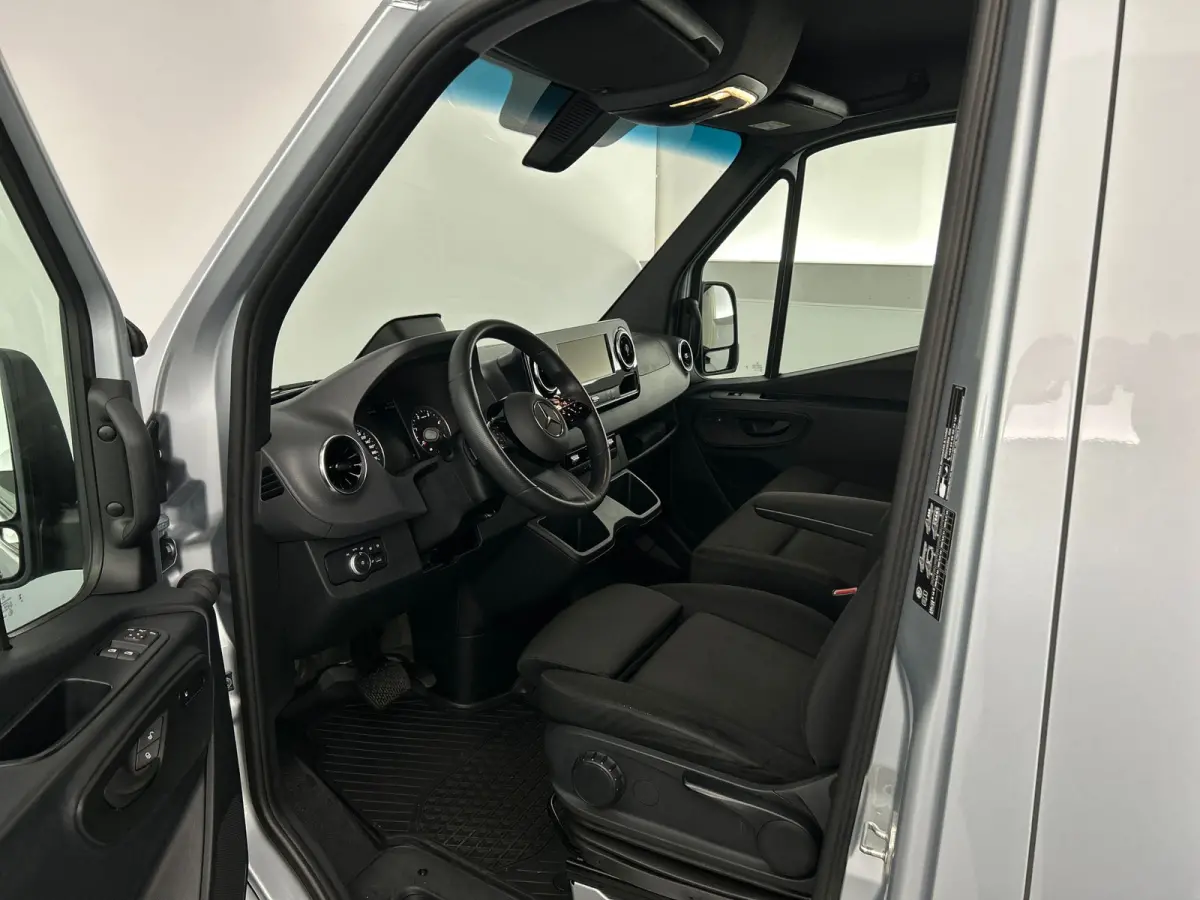 317 1.9 CDI L2H2 RWD AUT | NW model | LED | NAV |