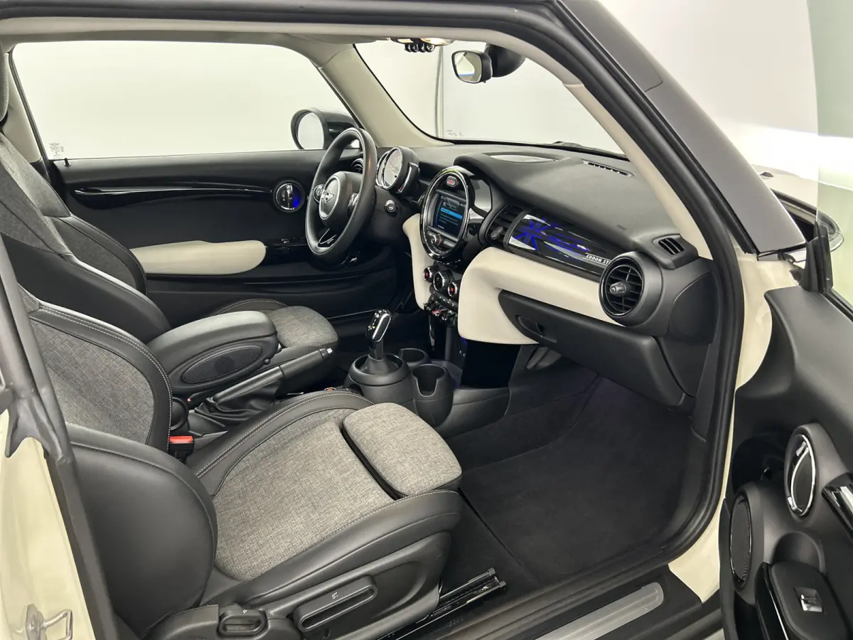 1.5 136 PK Aut. Heddon Street Ed. Pano-dak/Sportstoelen/Carplay