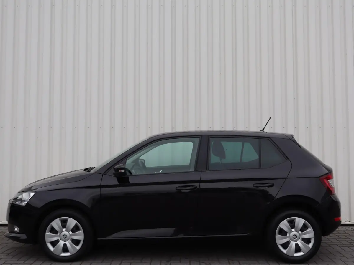 1.0 TSI 95pk Ambition | Parkeersensoren | Apple Carplay / Android Auto | DAB Radio | Airco