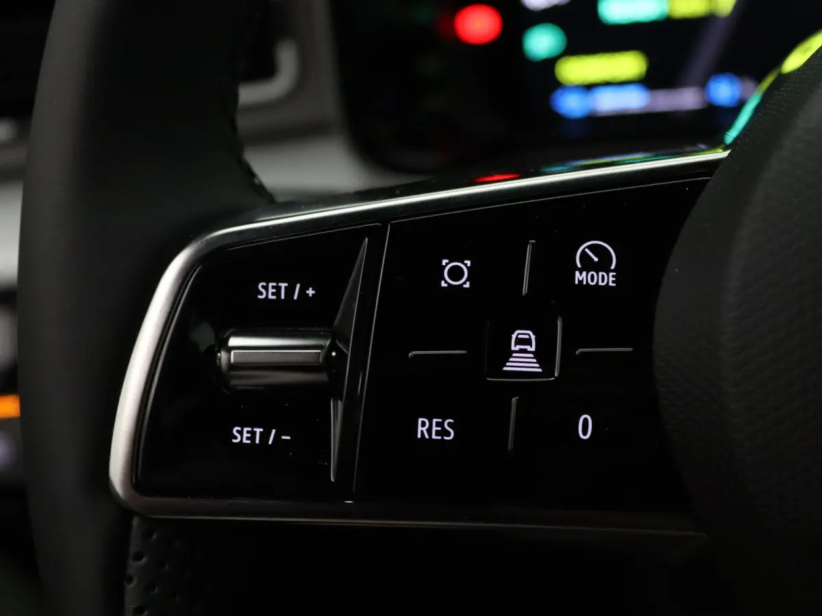 comfort range Roland-Garros 52 kWh Harman Kardon | Camera | Adapt. Cruise | Parkeersens. v+a | Stoel-/stuurverw.