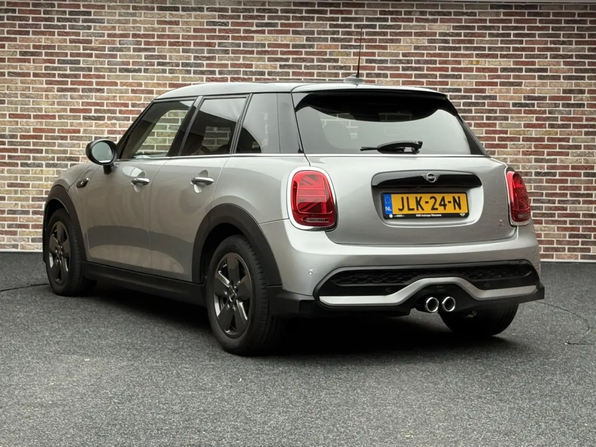 S 2.0 Premium Garantie tot 11-2027 | Dealer | Camera | Stoelverwarming
