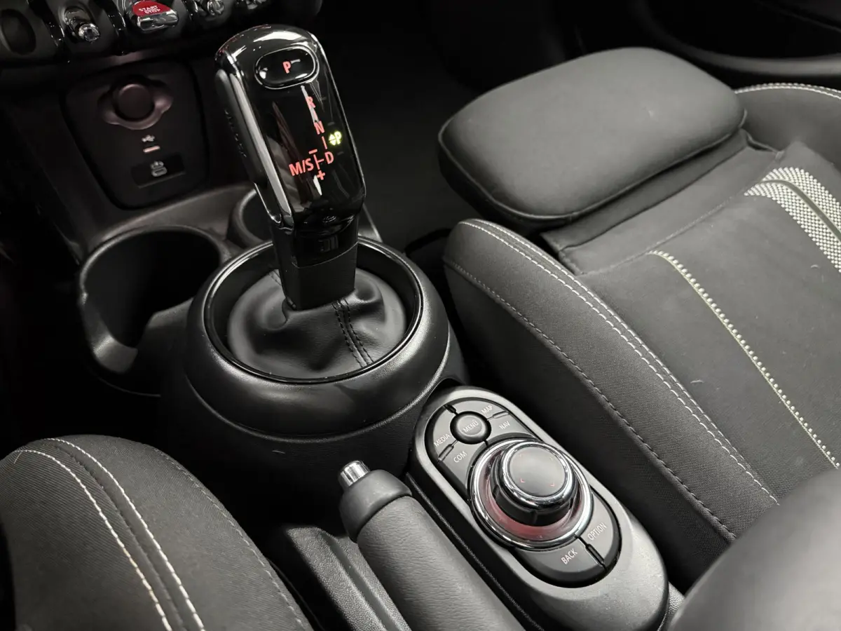 S 2.0 Premium Garantie tot 11-2027 | Dealer | Camera | Stoelverwarming