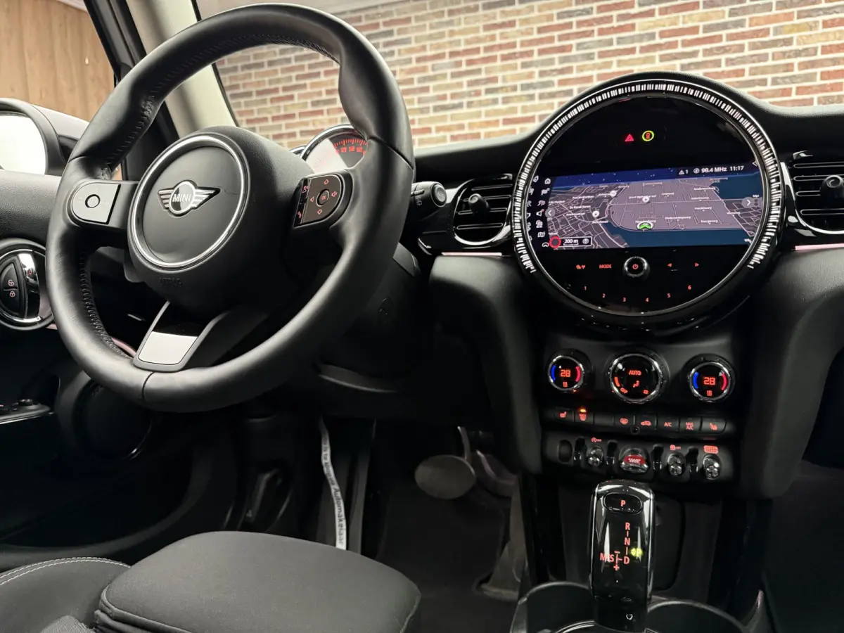 S 2.0 Premium Garantie tot 11-2027 | Dealer | Camera | Stoelverwarming