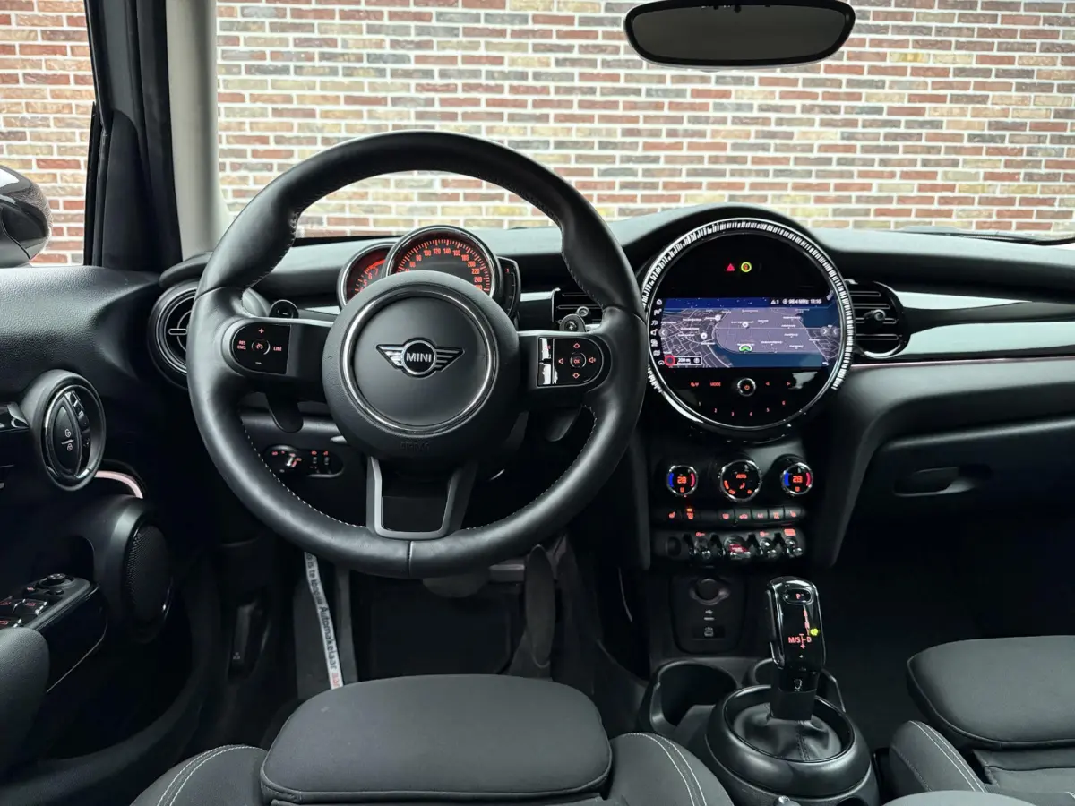 S 2.0 Premium Garantie tot 11-2027 | Dealer | Camera | Stoelverwarming